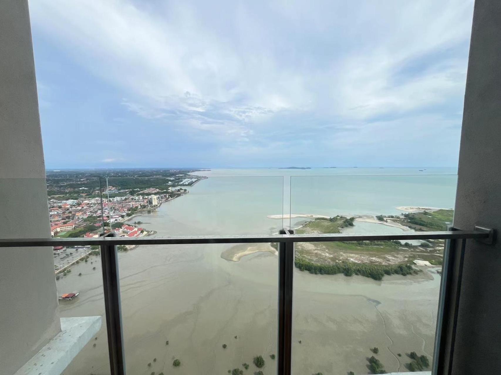 Silverscape Seaview Residences Melaka Exterior foto