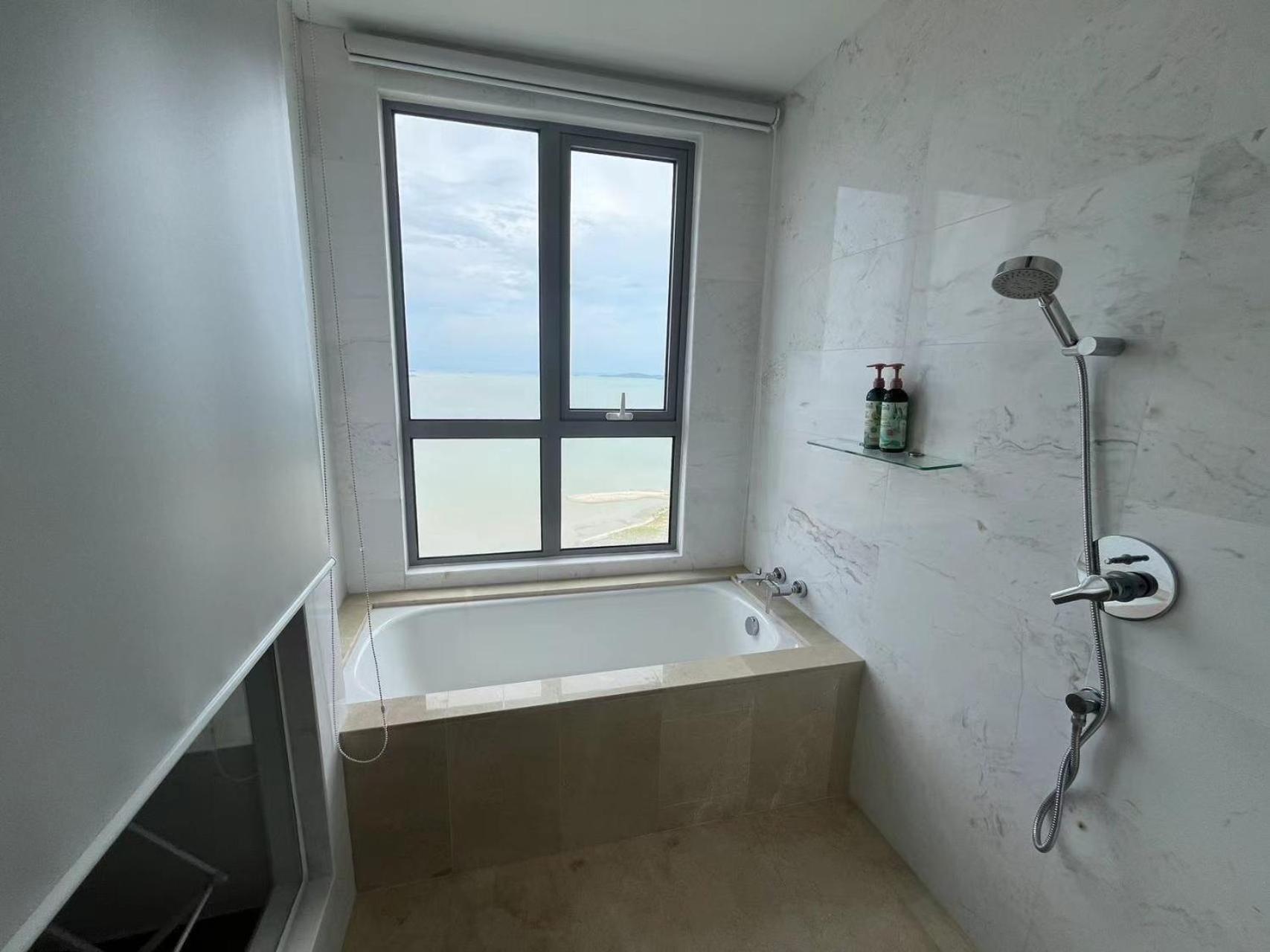 Silverscape Seaview Residences Melaka Exterior foto
